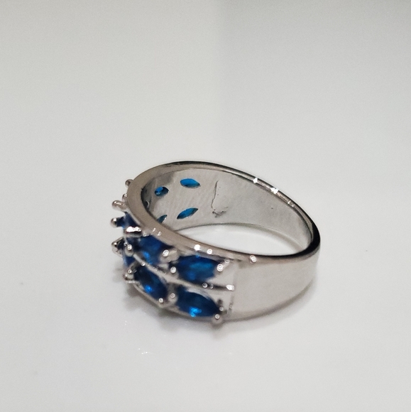3.75 CTW Blue Sapphire Ring - Picture 6 of 6